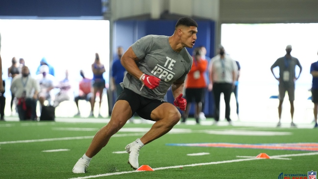 Histórico: Sammis Reyes es el primer chileno en firmar con un equipo de la NFL