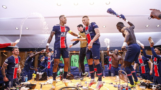 La eufórica celebración de PSG en el camarín tras avanzar a semifinales de la Champions League