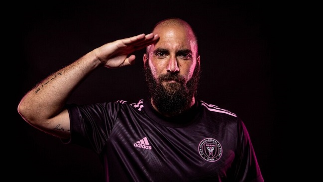 Gonzalo Higuaín: Los medios y los hinchas juzgan por estar gordo, barbudo o pelado