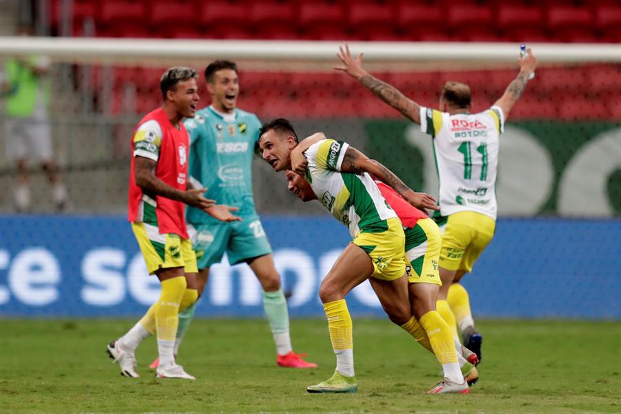 Defensa y Justicia forzó los penales ante Palmeiras y se alzó con la Recopa Sudamericana