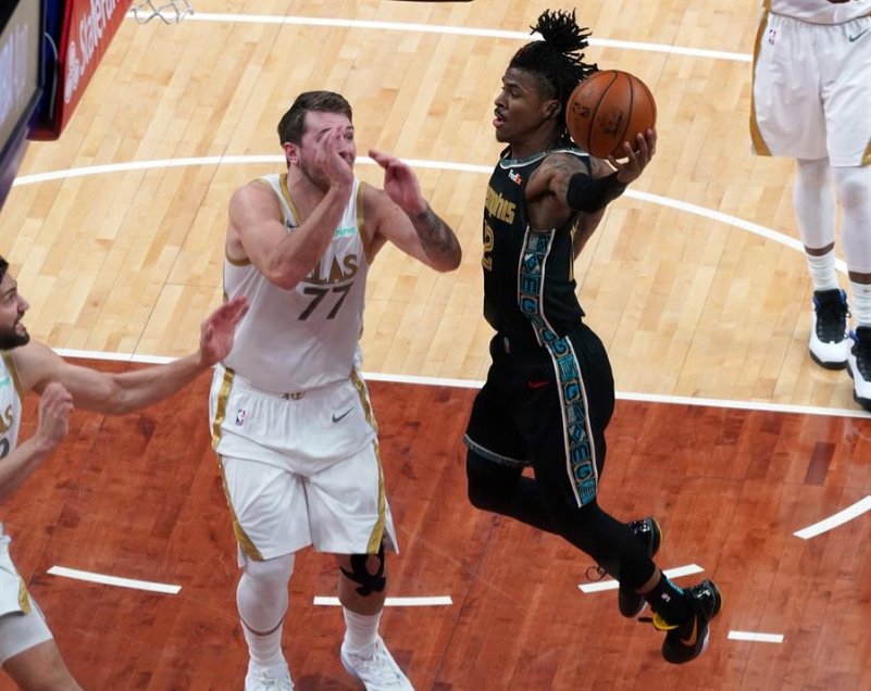 Luka Doncic comandó agónico triunfo de Dallas ante los Grizzlies