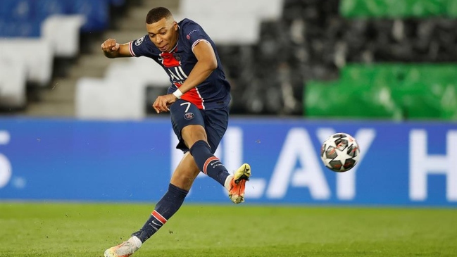 Prensa francesa: PSG está presionando a Mbappé para renovar su contrato