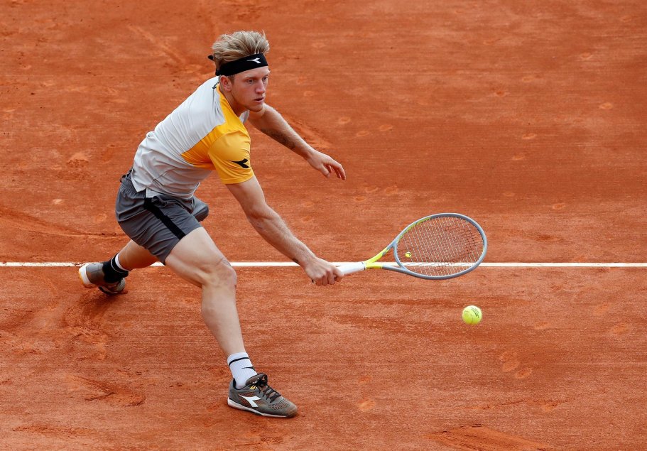 Stefanos Tsitsipas aprovechó el retiro de Alejandro Davidovich y alcanzó semifinales en Montecarlo