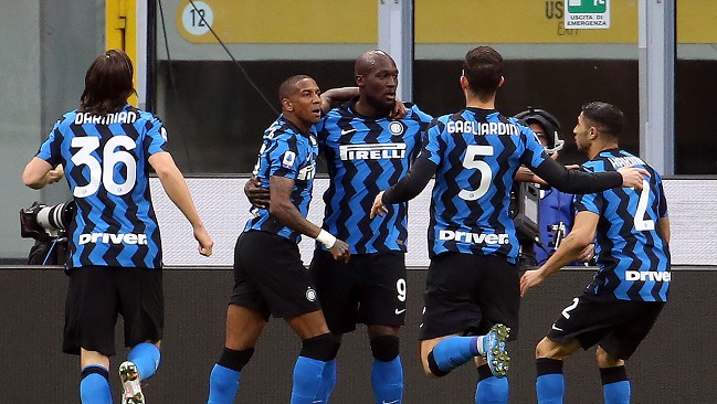 Inter de Milán visita a Napoli con la misión de seguir acercándose al título