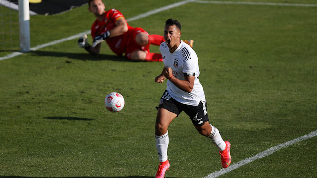 Iván Morales encontró el desahogo con un penal que aventajó a Colo Colo sobre Everton