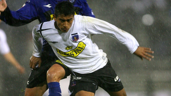 Vidal a Colo Colo: Espero pronto celebrar un aniversario vistiendo esta hermosa camiseta