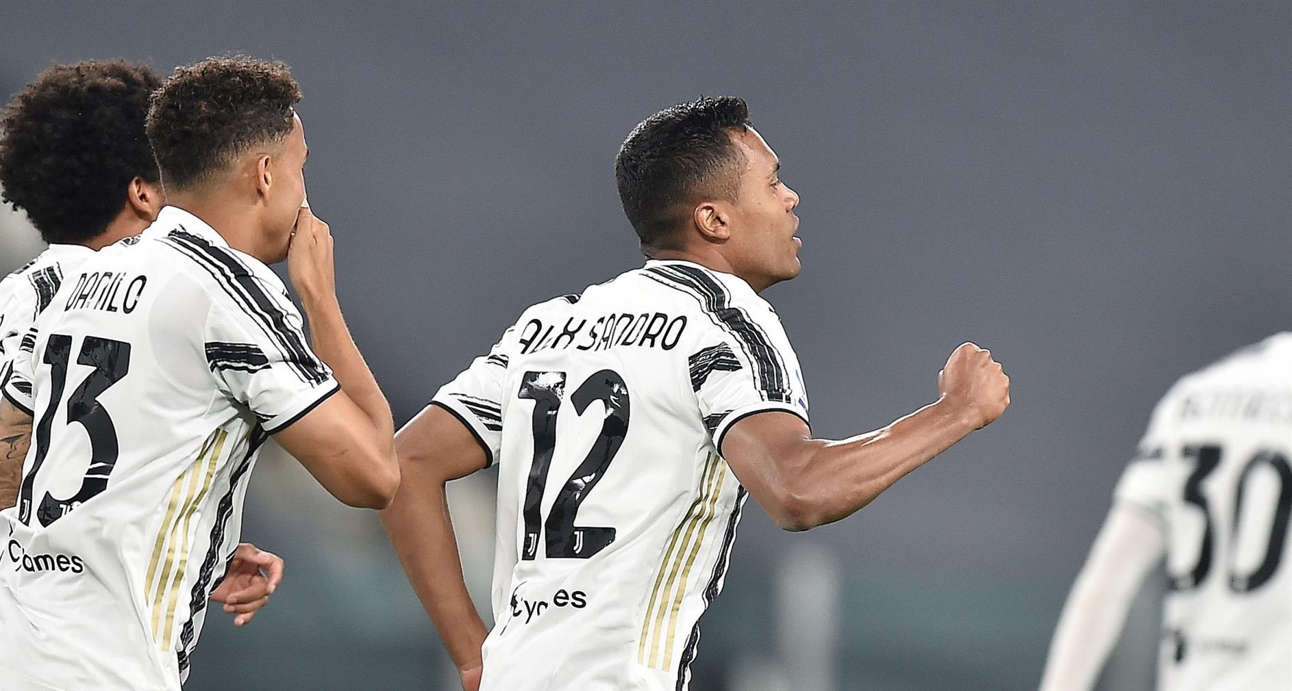 Alex Sandro brilló con un doblete en triunfo de Juventus sobre Parma en la Serie A