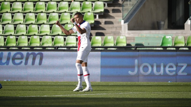Paris Saint-Germain superó a Metz con doblete de Kylian Mbappé y quedó líder