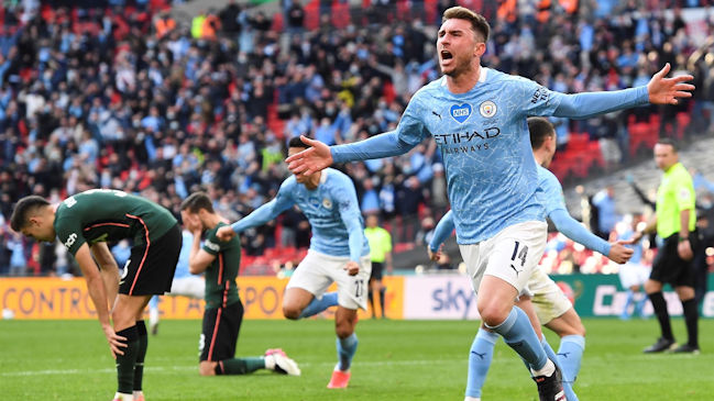 Manchester City conquistó el título de la Copa de la liga inglesa tras batir a Tottenham