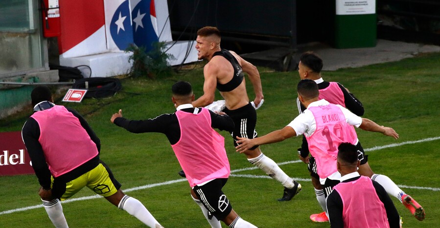 ¡20 años invictos! Colo Colo aseguró dos décadas sin perder con la U en el Monumental