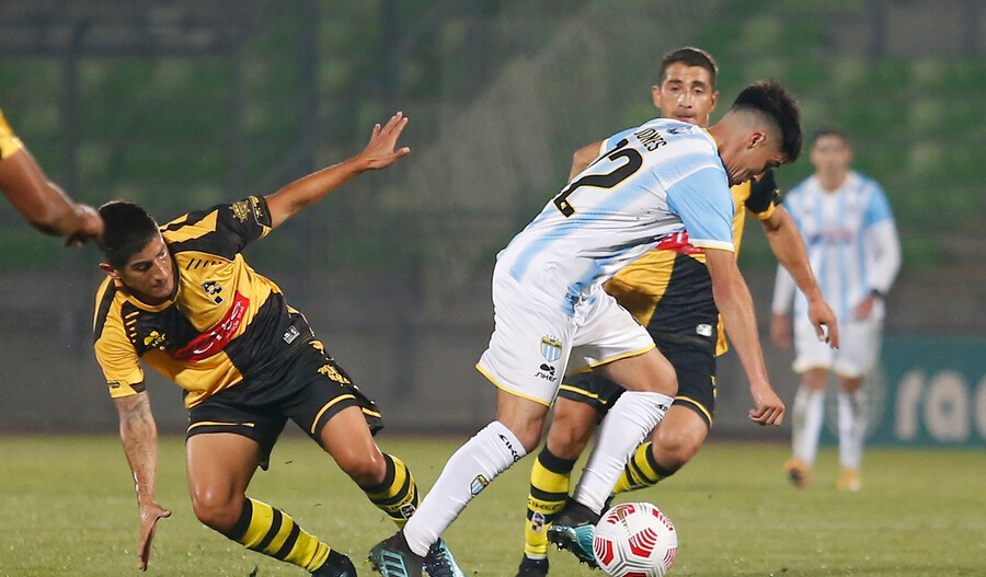 Magallanes rescató un empate ante Coquimbo Unido y lo privó de ser líder exclusivo