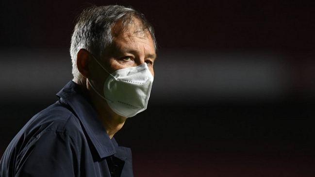 Ariel Holan presentó su renuncia a Santos tras la caída en el clásico con Corinthians