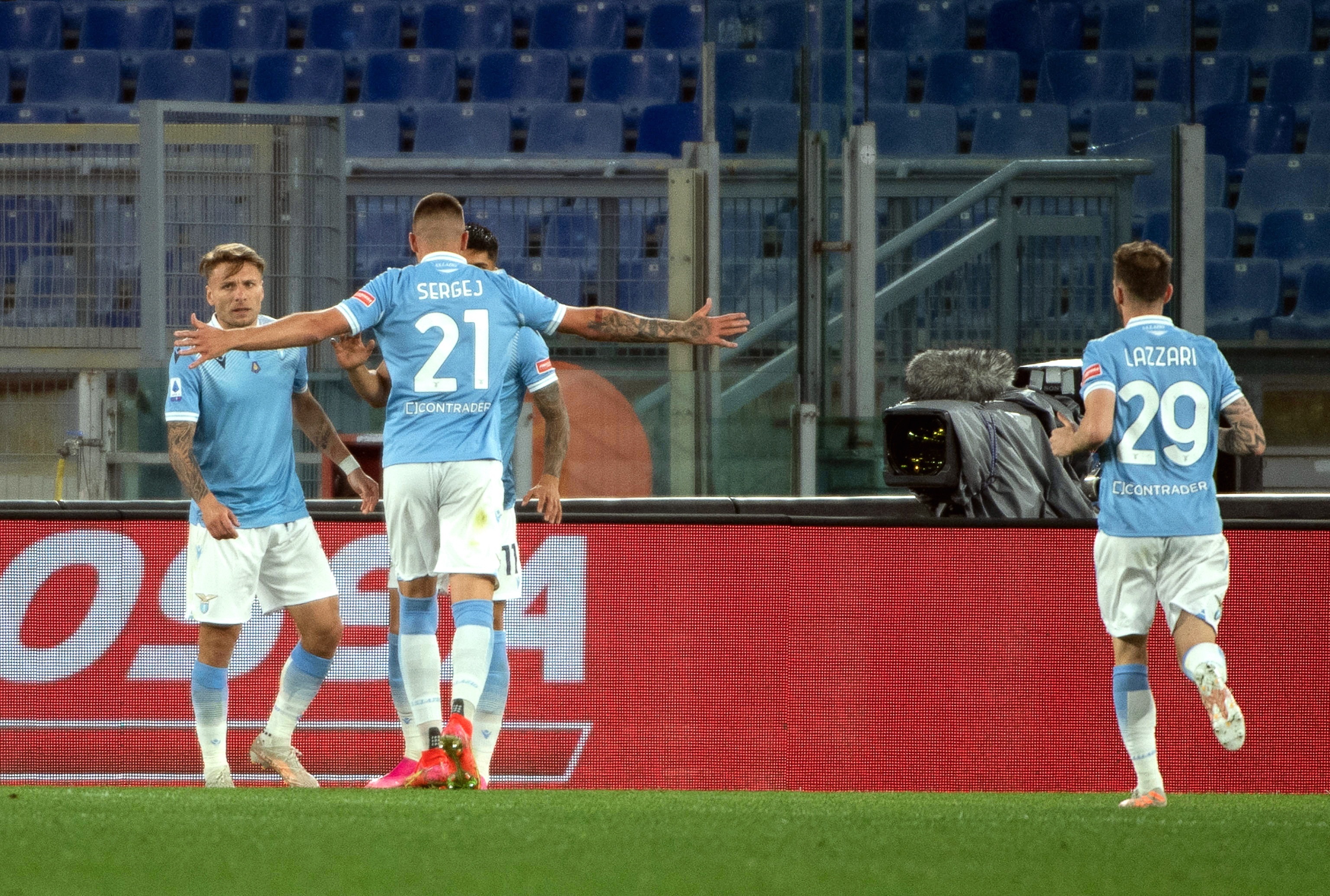 Lazio se hizo fuerte en Roma y le propinó un duro golpe a AC Milan en la Serie A