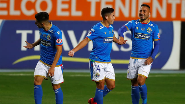 Audax Italiano se impuso a Melipilla y quedó como líder en solitario del Campeonato