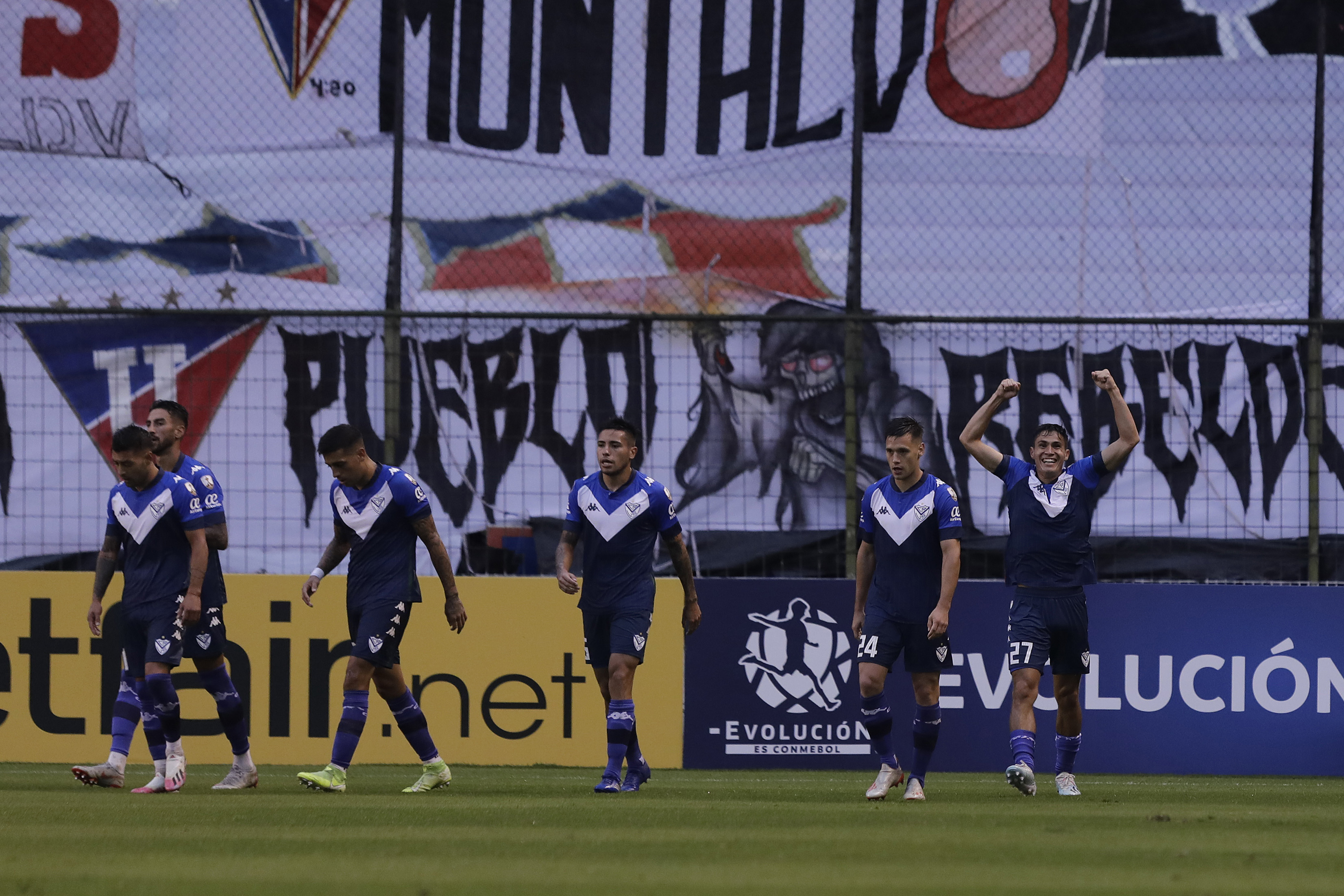 Pablo Galdames anotó en dura caída de Vélez Sarsfield ante Liga de Quito en la Libertadores