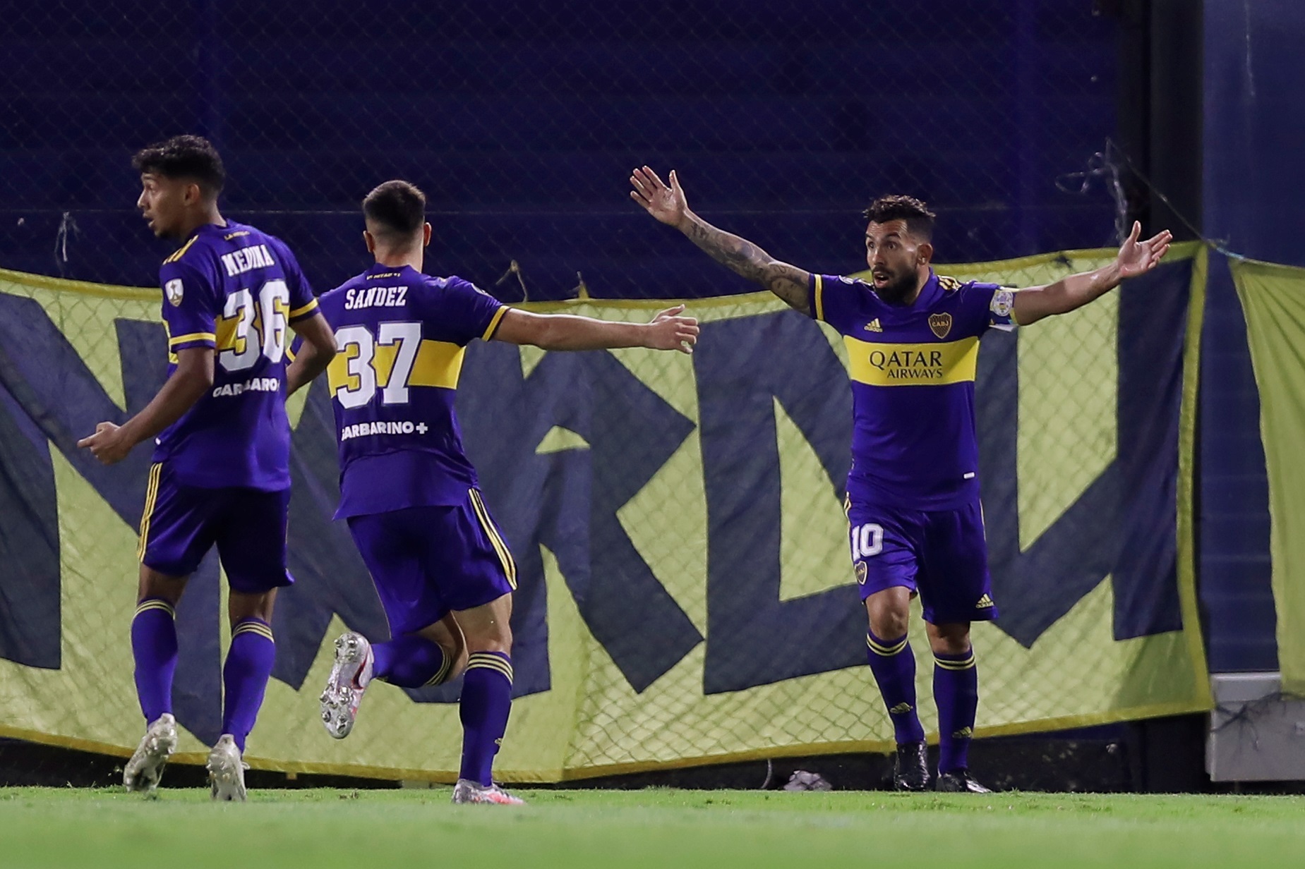 Boca Juniors dominó a Santos y tomó el liderato del Grupo C en la Copa Libertadores