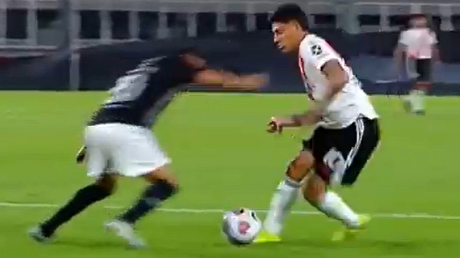 Jugador de River Plate se lució con un “látigo” a lo Ronaldinho en Copa Libertadores