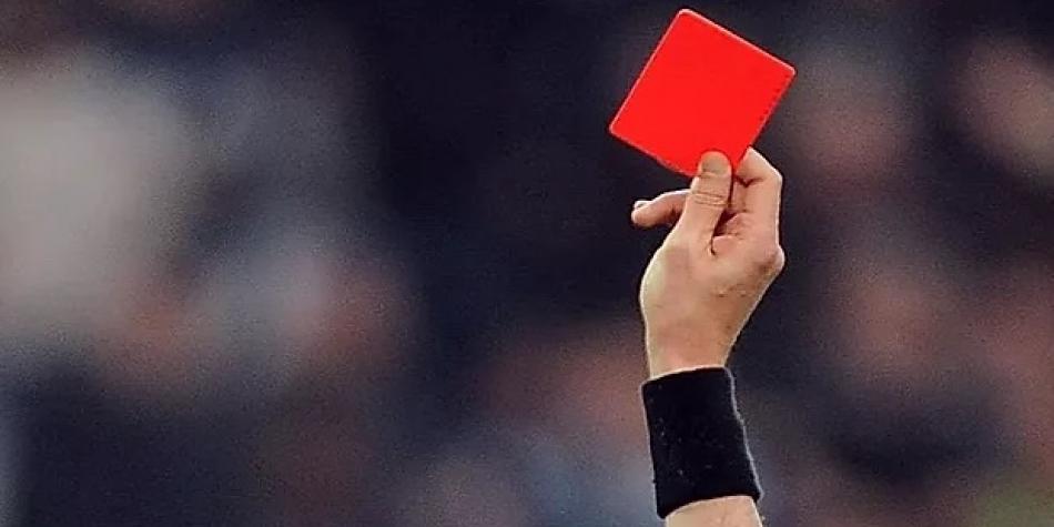 Equipo brasileño acusó que árbitro es hincha del rival y pidió su cambio para el clásico