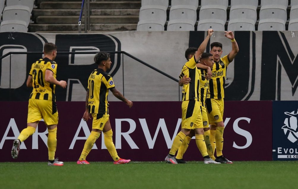 Peñarol golpeó a Corinthians en Brasil y es líder de su grupo en la Copa Sudamericana