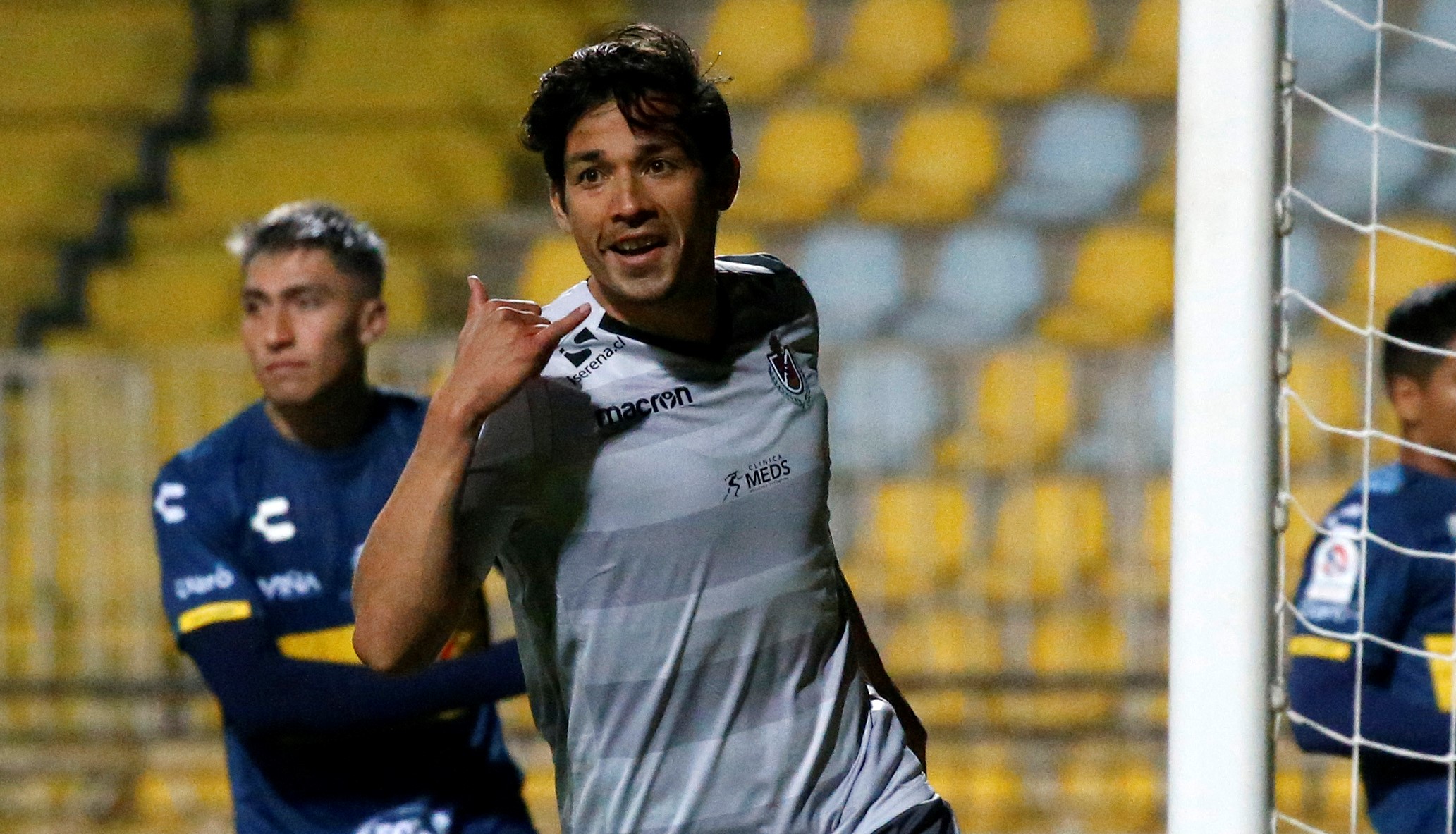 Matías Fernández volvió a anotar en el fútbol chileno después de 15 años