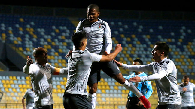 Deportes La Serena goleó a un Everton disminuido por las expulsiones en el Sausalito