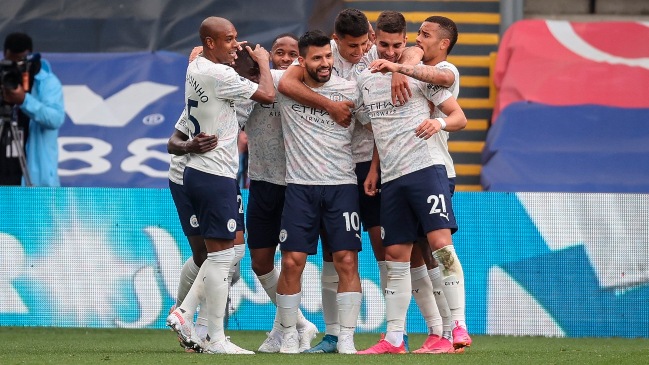 Manchester City quedó a un paso del título de la Premier League tras vencer a Crystal Palace