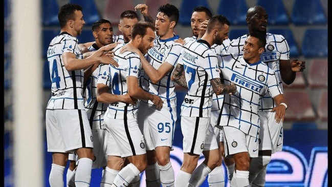 Inter con Alexis quedó rozando la corona en la Serie A y condenó a Crotone al descenso