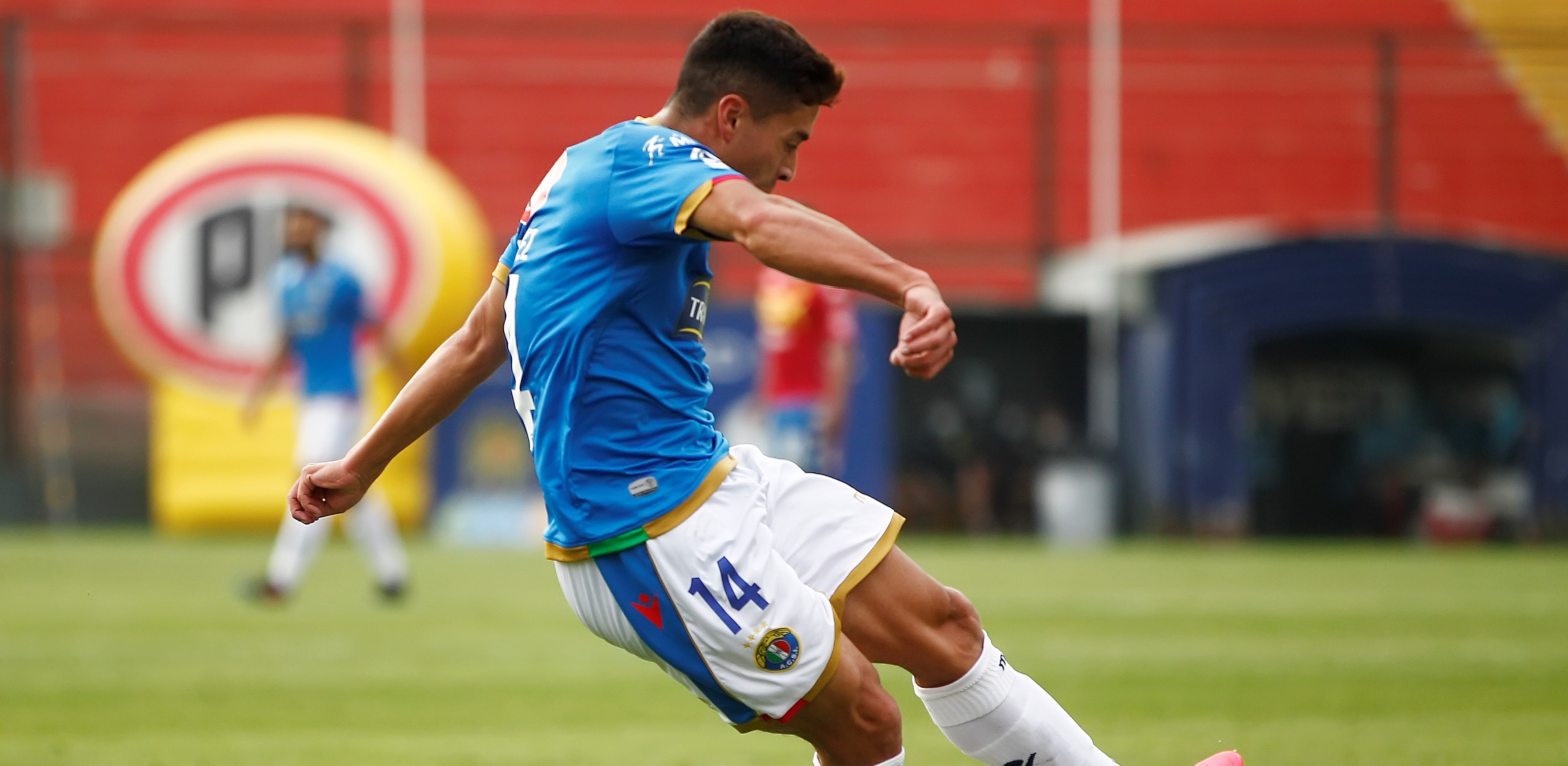 Audax Italiano se adelantó en el clásico ante Unión Española con gol de Gonzalo Alvarez