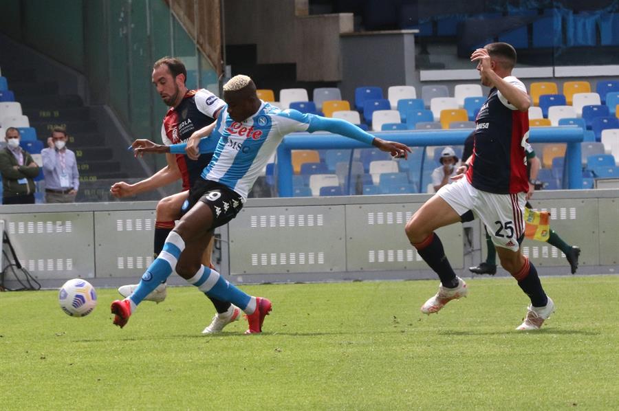 Cagliari rescató un agónico empate ante Napoli en la liga italiana