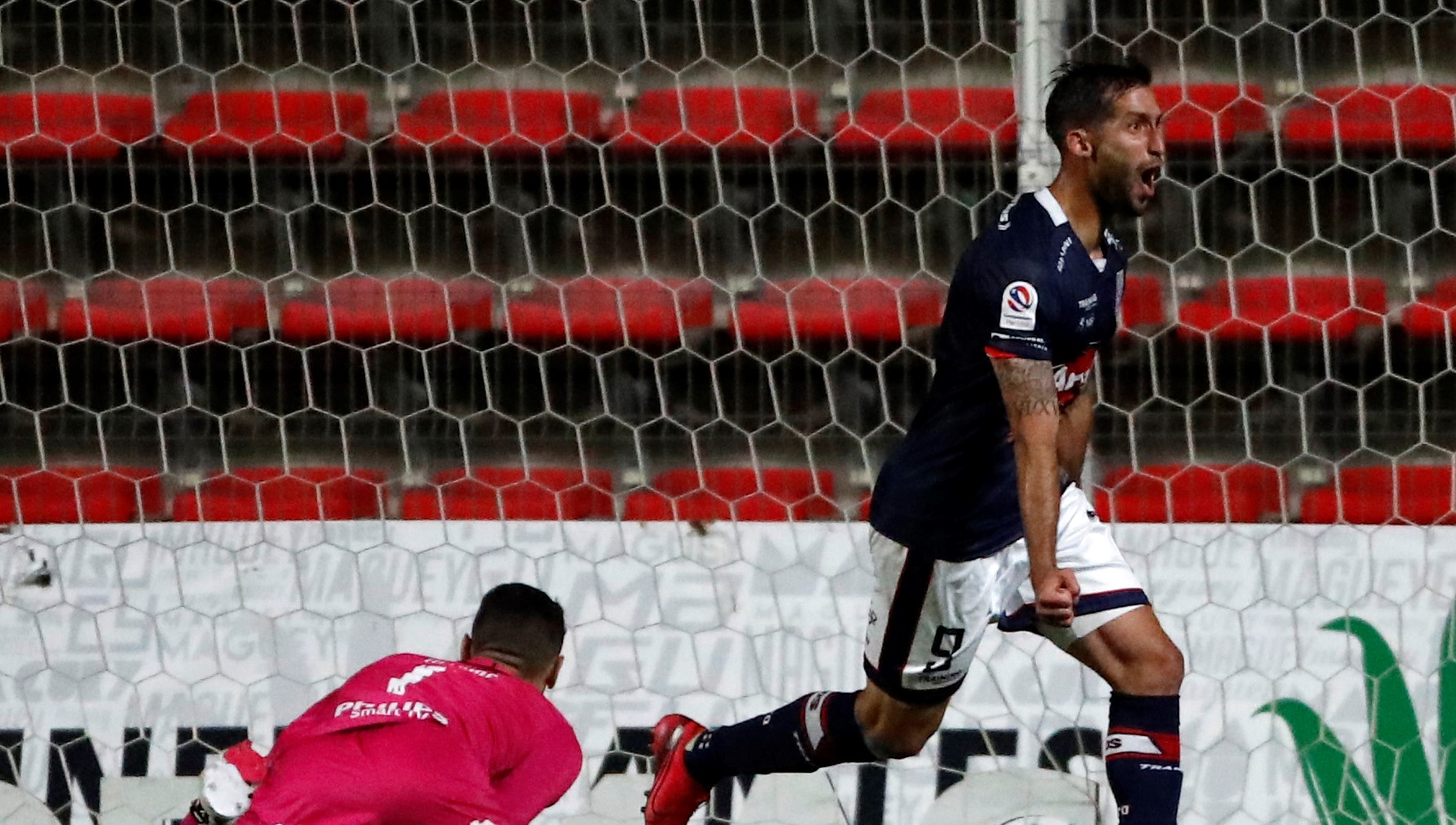 Deportes Melipilla noqueó a Universidad Católica con gol de Gonzalo Sosa