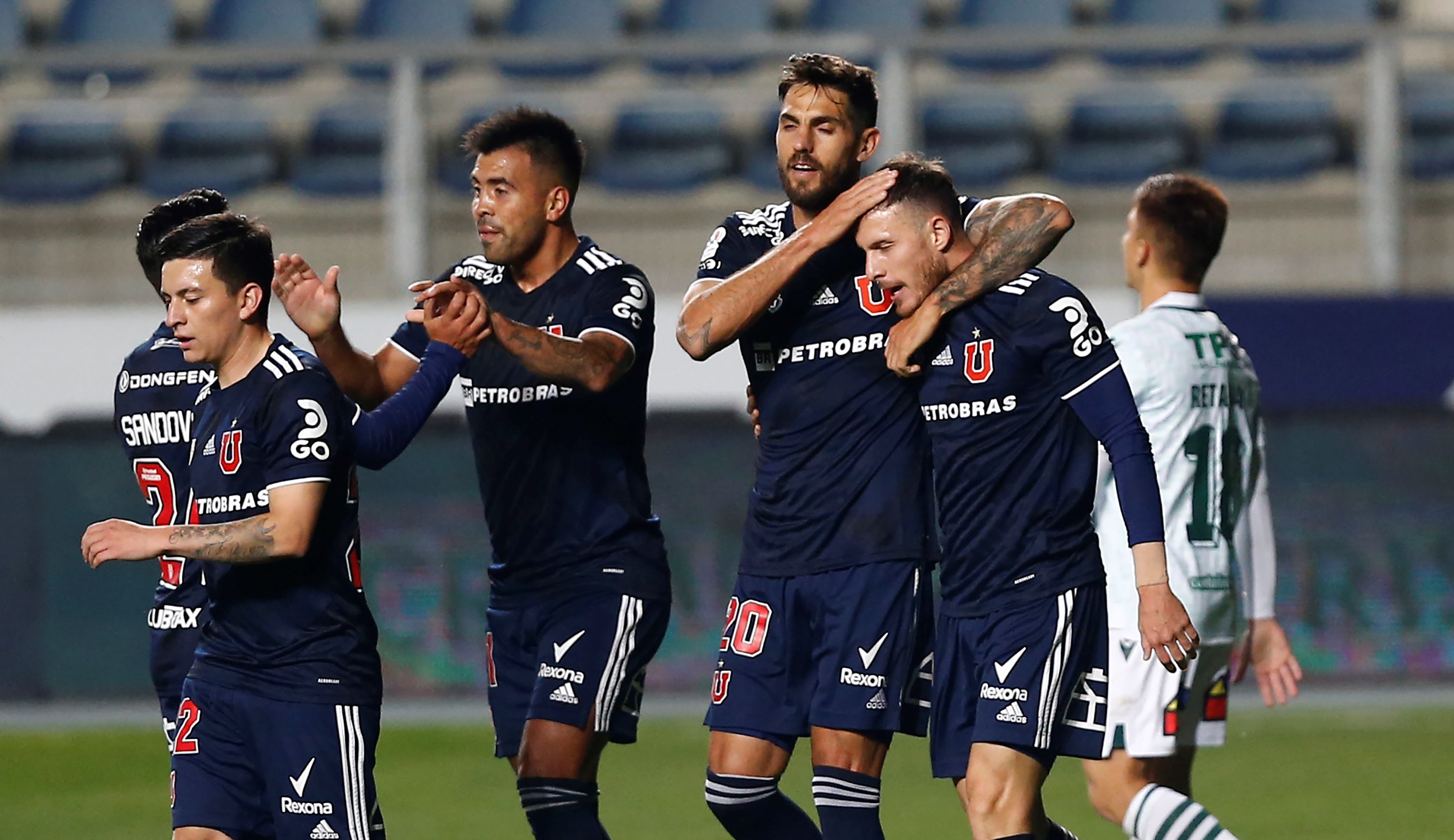 Aránguiz la armó, Henríquez asistió y Larrivey marcó para adelantar a la U ante S. Wanderers