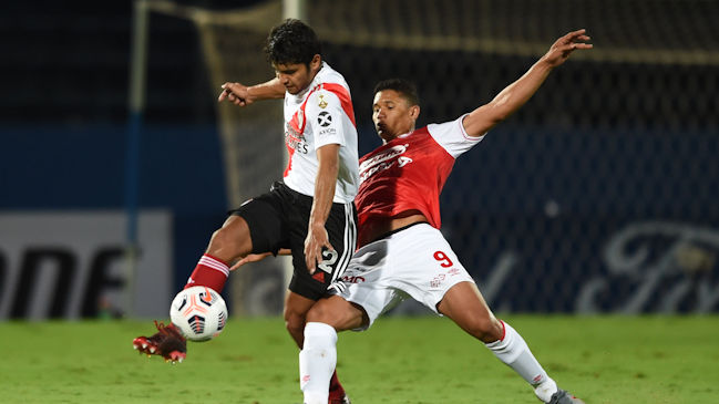 River Plate igualó en su visita a Independiente Santa Fe y mantuvo parejo su grupo