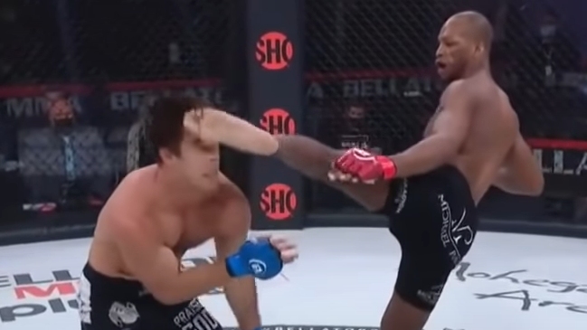 Michael Page desfiguró la nariz de su rival con brutal patada en evento Bellator 258