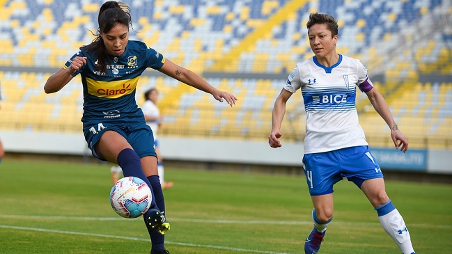 Universidad Católica venció a Everton y logró su primer triunfo en el fútbol femenino