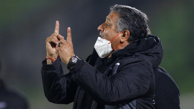 Ronald Fuentes presentó su renuncia a Santiago Wanderers con 0% de rendimiento