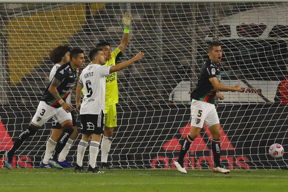 La desazón de Colo Colo tras tropezar en un controvertido encuentro ante Palestino