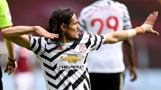 Manchester United venció a Aston Villa y le recortó distancia al City