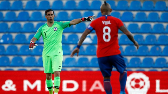 Arturo Vidal y la capitanía de la Roja: Si es Claudio Bravo, bienvenido sea