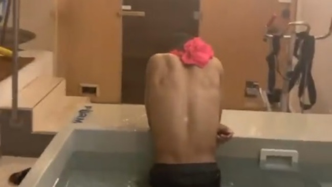 Neymar se divirtió haciéndole una pesada broma a Kylian Mbappé en la concentración de PSG