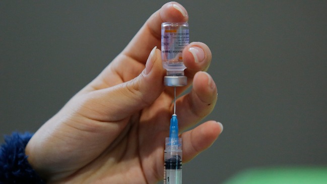 Llegaron a Chile casi 3.000 vacunas para clubes y árbitros que participan en torneos de la ANFP