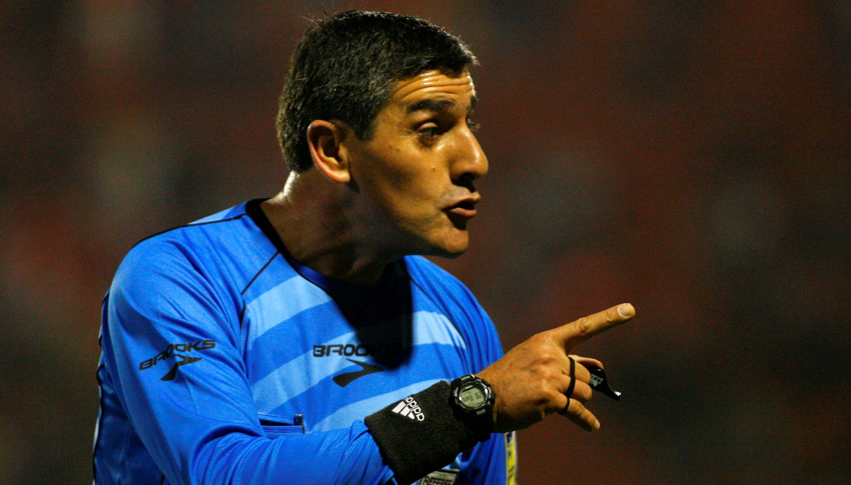 Ex árbitro Carlos Chandía fue reelecto con amplia mayoría como alcalde en Coihueco