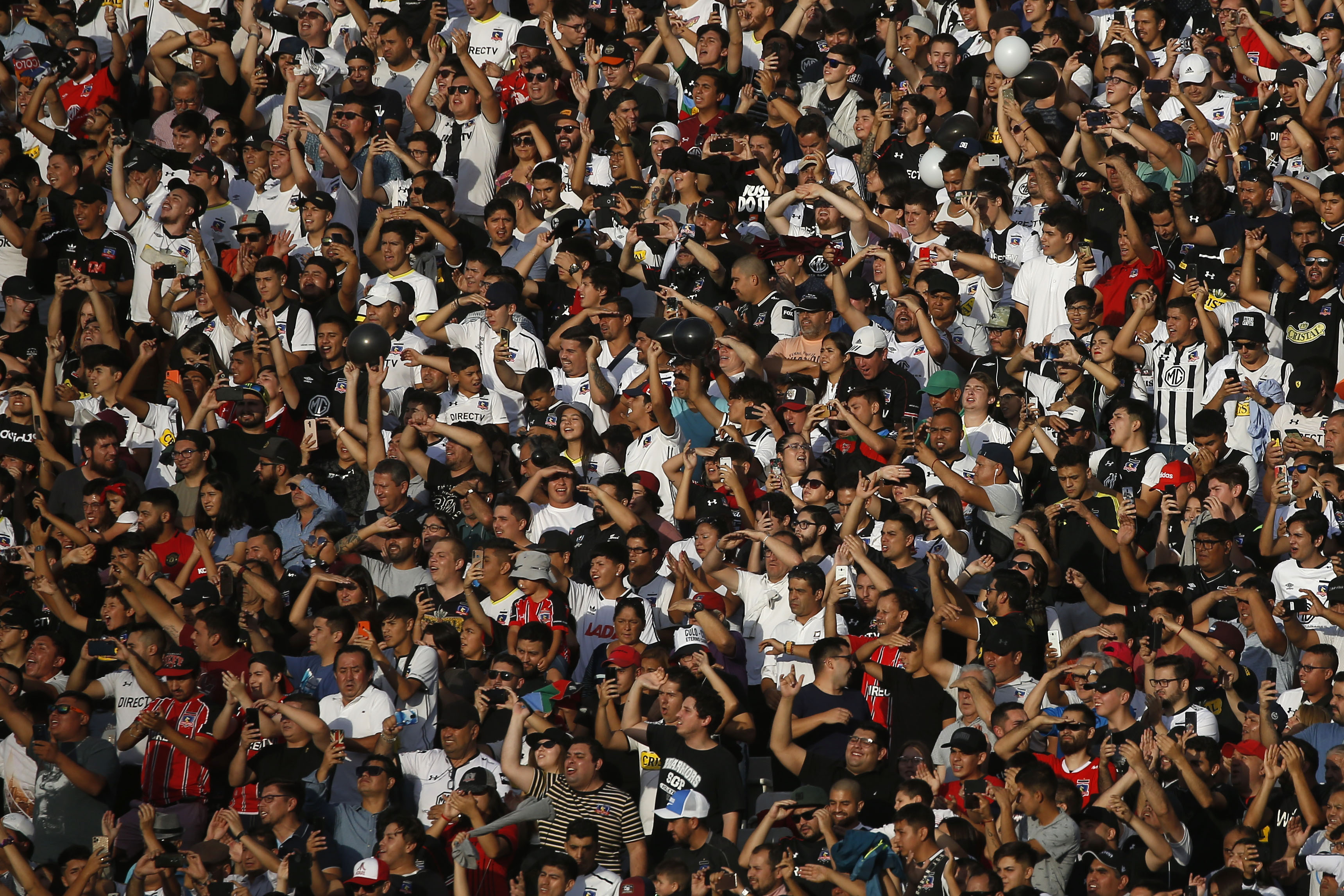 Solo vacunados: ANFP quiere que en julio el público vuelva a los estadios