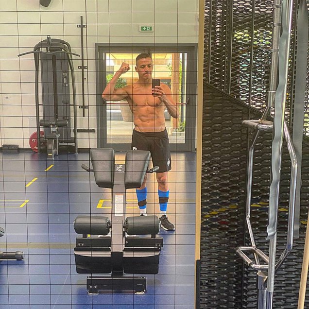 Alexis Sánchez exhibió su trabajado físico en la previa a la última fecha de la liga italiana