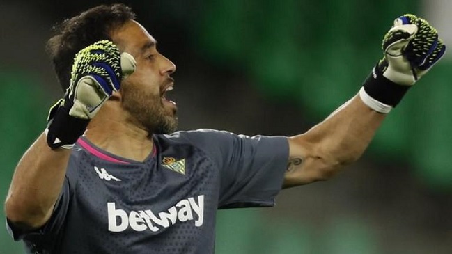 La entusiasta publicación de Claudio Bravo tras la clasificación de Real Betis a Europa League