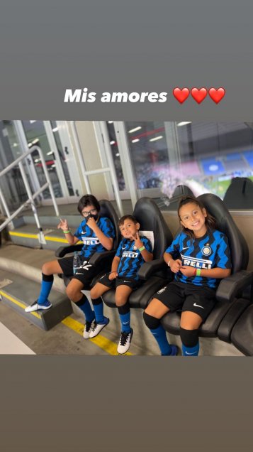 Matía Teresa Matus acompañó a Arturo Vidal en los festejos de Inter de Milán