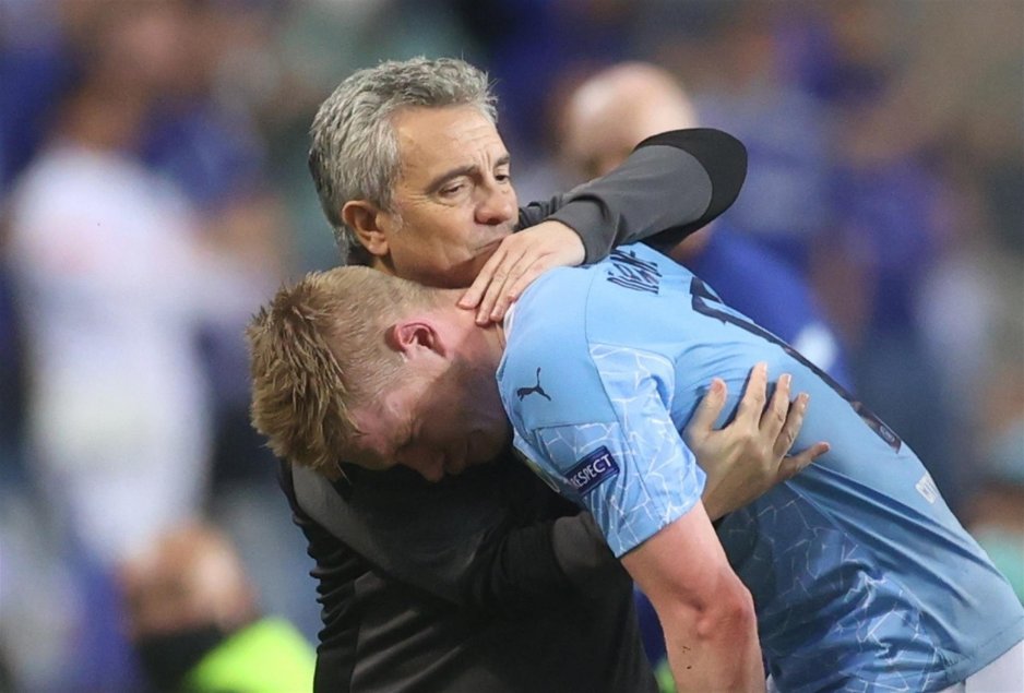 El desconsolado llanto de Kevin de Bruyne al salir lesionado en la final de la Champions