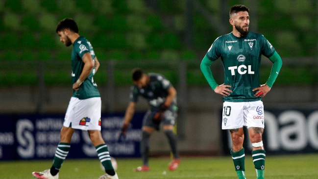 Alberto Ferrero, leyenda de S. Wanderers: La mala campaña se borra ganando a Everton