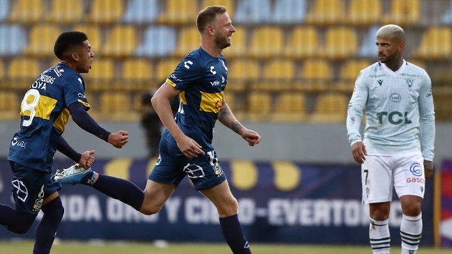Everton fue más efectivo y se quedó con el clásico ante Santiago Wanderers