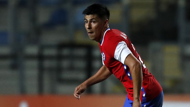 Tomás Alarcón se perfila como el reemplazante de Vidal en duelo de la Roja con Argentina