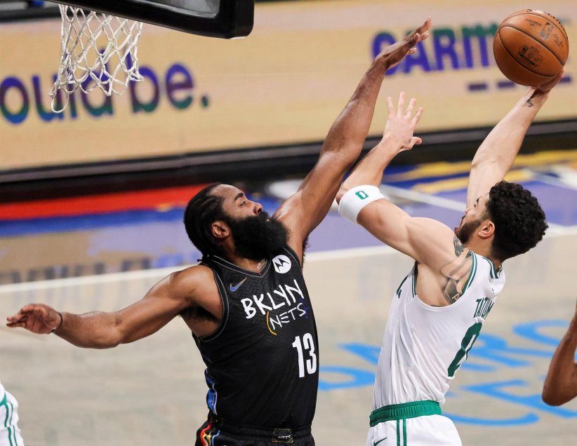 James Harden brilló con un triple-doble y Brooklyn Nets cerró la serie ante los Celtics en los playoffs